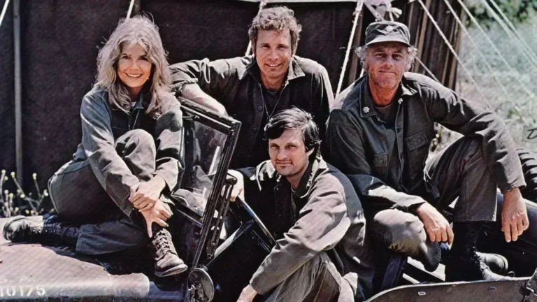 MAS*H: A icônica série que quebrou recordes e redefiniu a comédia de guerra nos anos 70