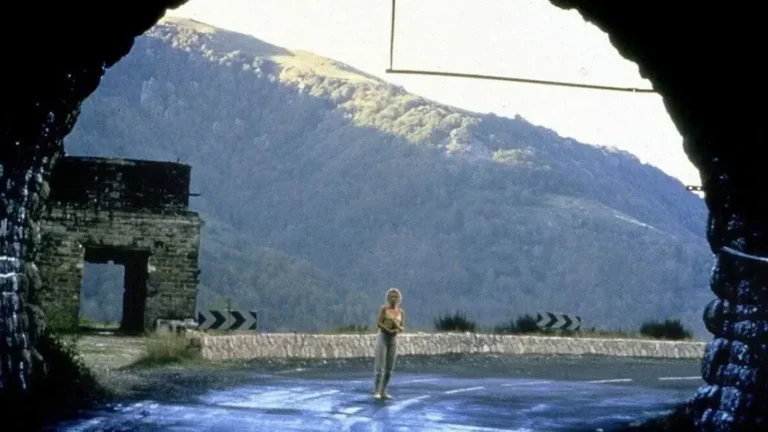 O Silêncio do Lago - Uma obra-prima do terror psicológico que derruba até os maiores clássicos do gênero
