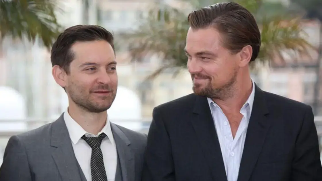 Leonardo DiCaprio - Amizade que atravessa gerações: Leonardo DiCaprio e Tobey Maguire em Hollywood