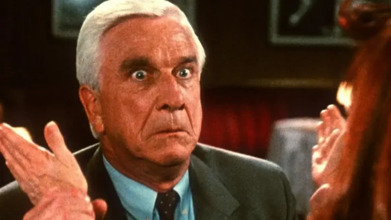 Corra que a Polícia Vem Aí! - O legado de um ícone da comédia: momentos inesquecíveis nas paródias de Leslie Nielsen