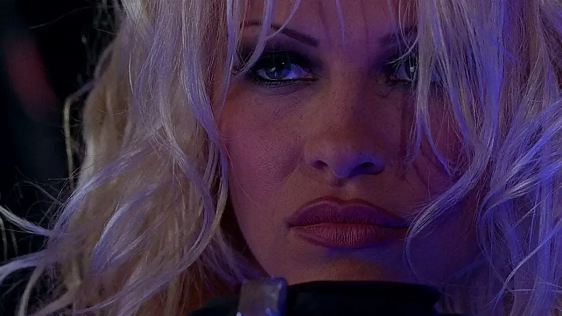 Barb Wire - Uma aventura repleta de ação e ironia em um mundo pós-apocalíptico