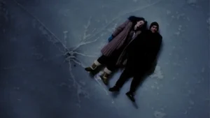 Brilho Eterno de uma Mente Sem Lembranças - A luta entre amor e memória em uma jornada cinematográfica incomum